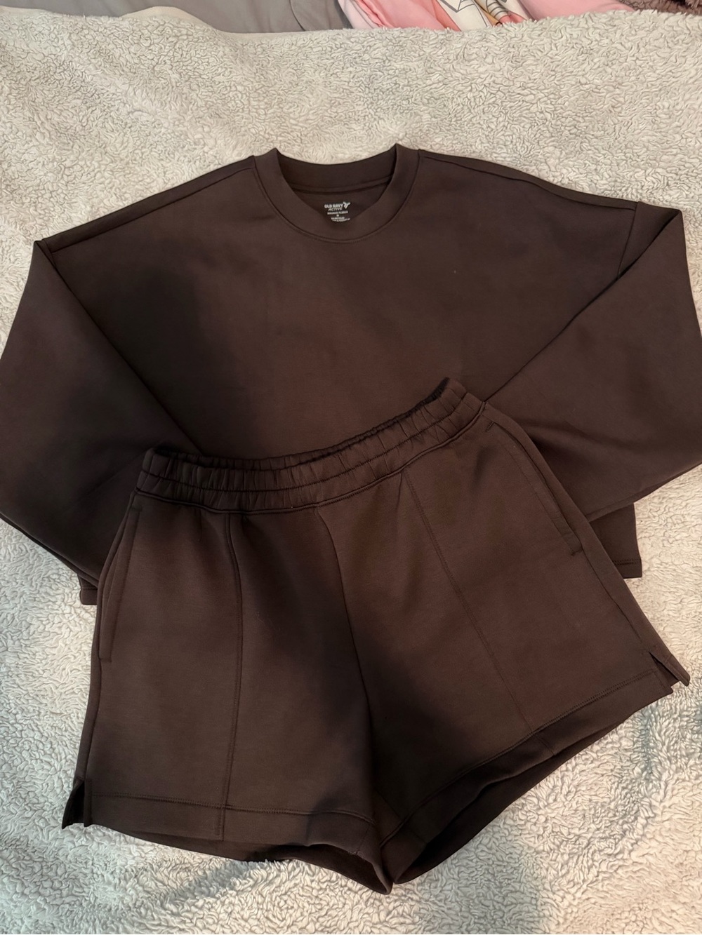 Old Navy Bounce Fleece Crew-Neck Cropped Sweatshirt set (top+bottom) size M both